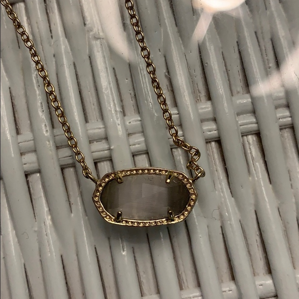Kendra Scott necklace